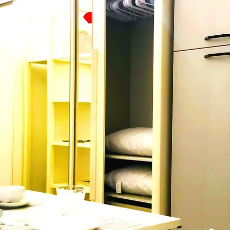 Ferienwohnung San Donato - Grazioso Moderno Monolocale - 600 M Metro Principi D'Acaja Turin Exterior foto